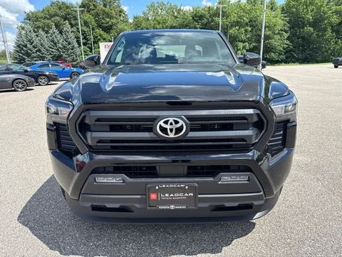 Used 2026 Toyota Tacoma SR5 AWD/4WD image 3