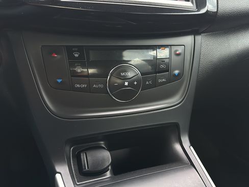 Used 2019 Nissan Sentra SV FWD image 19