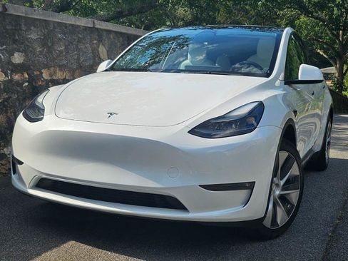 Used 2023 Tesla Model Y Long Range AWD/4WD image 74