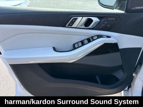 Used 2023 BMW X7 xDrive40i w/ Premium Package image 14