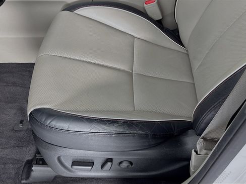 Used 2019 Kia Sedona EX image 18