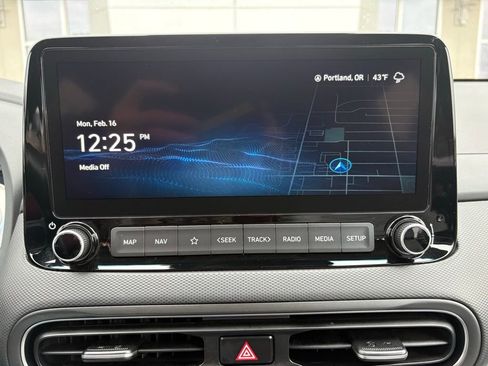 Used 2023 Hyundai Kona Limited image 20