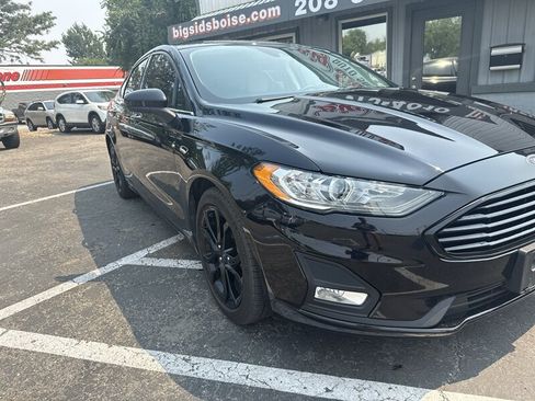Used 2019 Ford Fusion SE w/ Equipment Group 151A FWD image 14