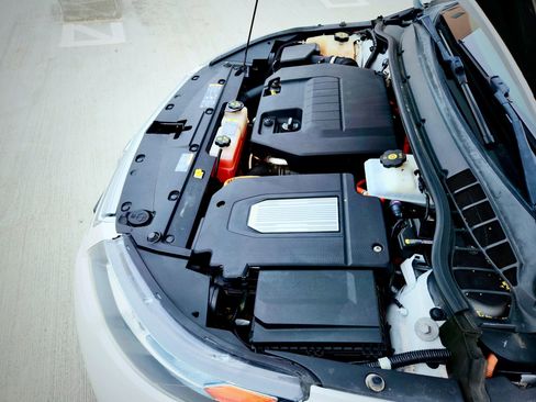 Used 2015 Chevrolet Volt Premium w/ Premium Trim Package image 36