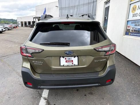 Used 2024 Subaru Outback Premium AWD/4WD image 4