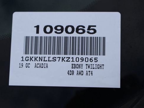 Used 2019 GMC Acadia SLE image 7