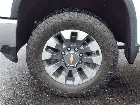 Used 2022 Chevrolet Silverado 2500 LT w/ Convenience Package image 30