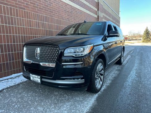 Used 2023 Lincoln Navigator L 4WD image 4