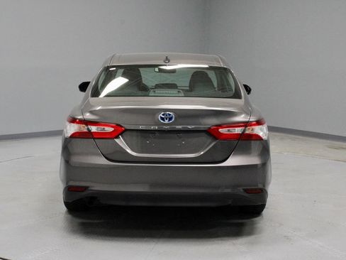 Used 2018 Toyota Camry LE w/ Audio Package FWD image 9