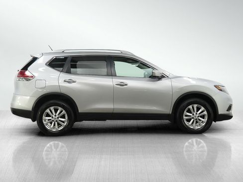 Used 2015 Nissan Rogue SV w/ SV Premium Package AWD/4WD image 6