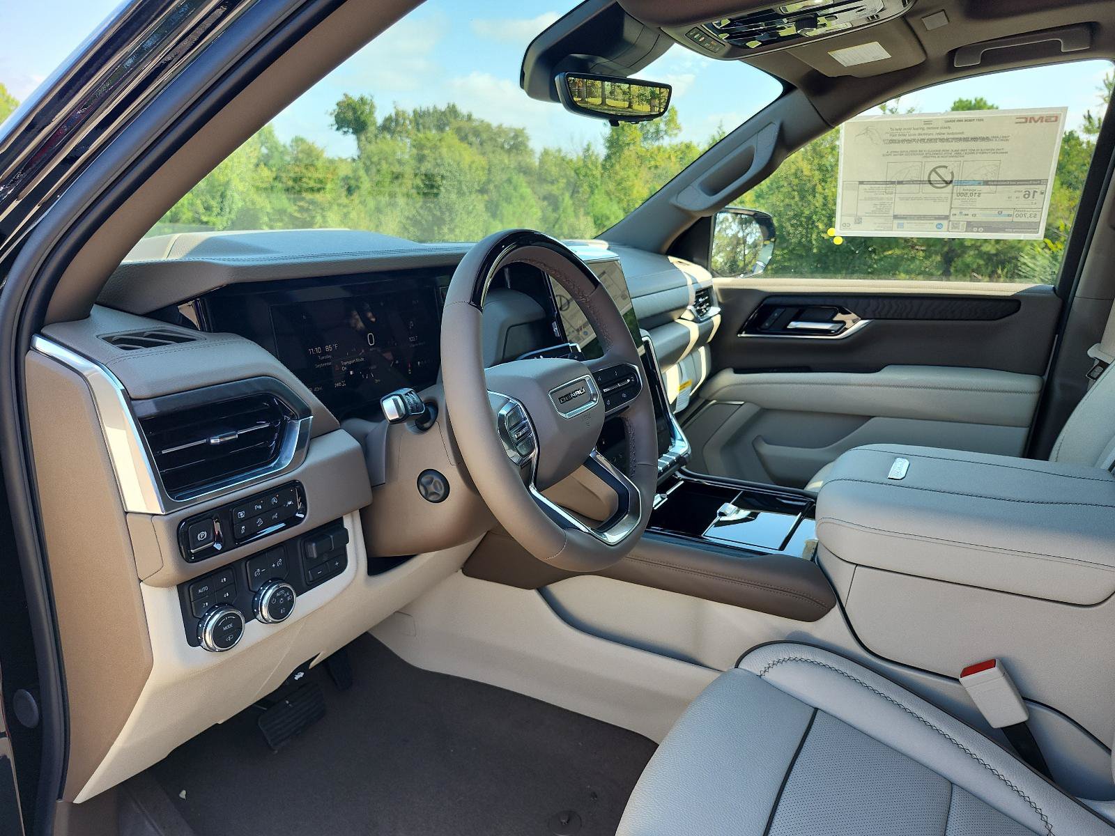 New 2027 GMC Yukon Denali w/ Denali Reserve Package AWD/4WD image 13