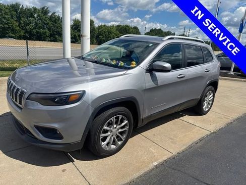 Used 2019 Jeep Cherokee Latitude w/ Popular Appearance Group FWD image 3