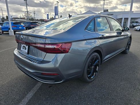 New 2026 Volkswagen Jetta SE FWD image 3