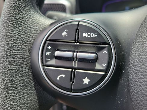Certified 2025 Kia Soul LX w/ LX Technology Package FWD image 22