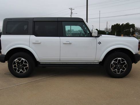 Used 2024 Ford Bronco Outer Banks image 4