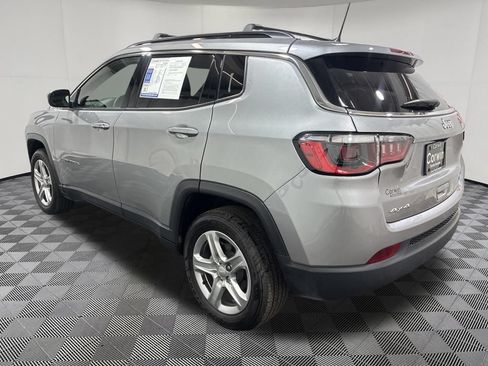 Used 2023 Jeep Compass Latitude AWD/4WD image 5