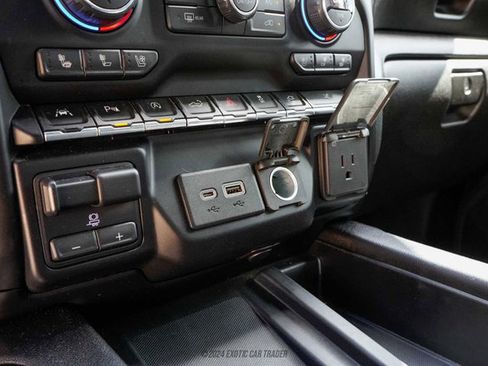 Used 2019 Chevrolet Silverado 1500 High Country w/ Technology Package image 27