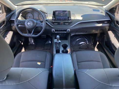 Used 2025 Nissan Altima 2.5 S FWD image 10