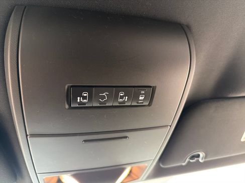 Used 2015 Dodge Grand Caravan SXT w/ Blacktop Package FWD image 27