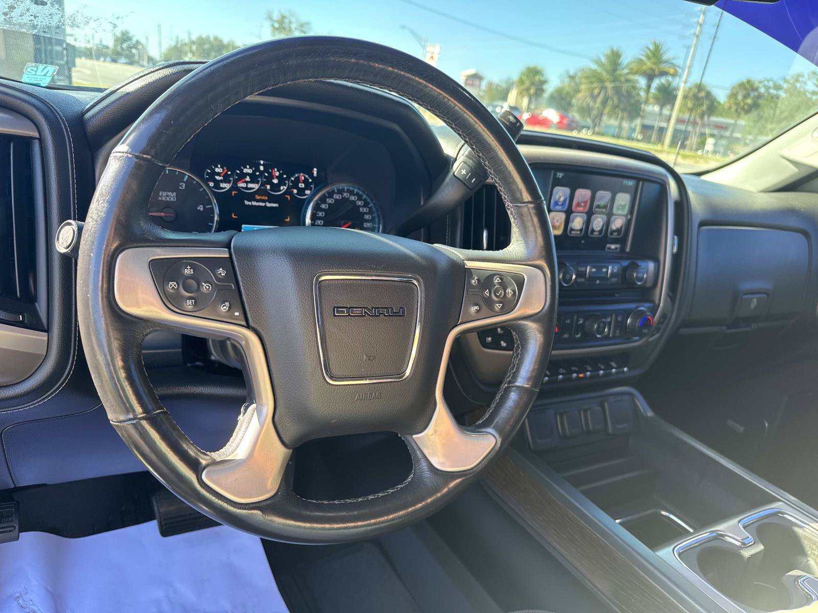 Used 2017 GMC Sierra 2500 Denali w/ Duramax Plus Package AWD/4WD image 14