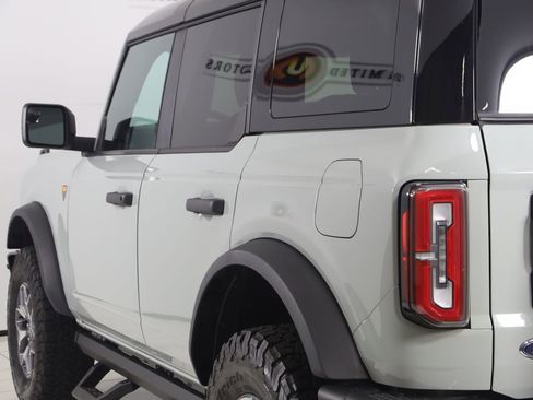 Used 2024 Ford Bronco Badlands AWD/4WD image 34