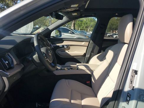 New 2026 Volvo XC90 B6 Plus w/ Protection Package Premier image 8