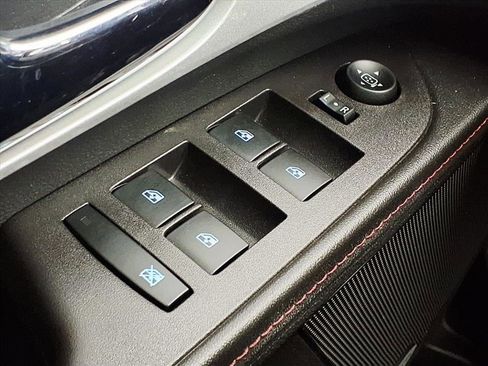 Used 2015 Chevrolet Equinox LTZ image 23