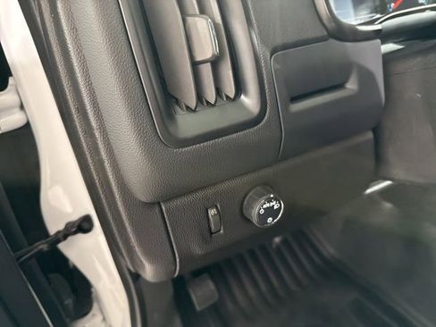 Used 2022 Chevrolet Colorado LT w/ Fleet Safety Package image 19