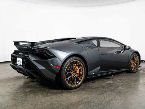 Used 2023 Lamborghini Huracan Tecnica image 8
