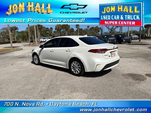 Used 2021 Toyota Corolla LE w/ LE Convenience Package image 6