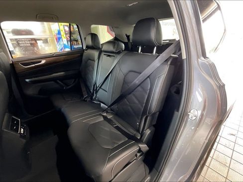 Used 2026 Volkswagen Atlas SE AWD/4WD image 14