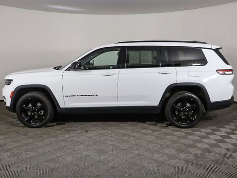 Used 2023 Jeep Grand Cherokee L Laredo AWD/4WD image 19