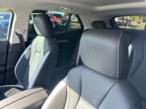 New 2025 Buick Envision Sport Touring image 17