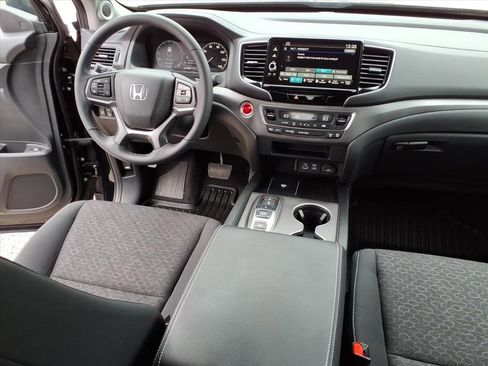 Used 2025 Honda Ridgeline Sport image 17