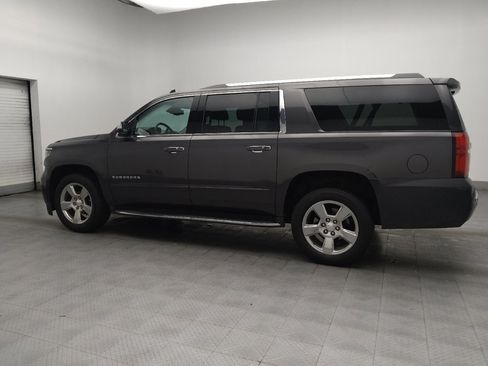 Used 2018 Chevrolet Suburban Premier RWD image 3