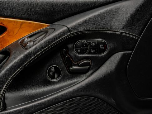 Used 2012 Mercedes-Benz SL 550 image 38