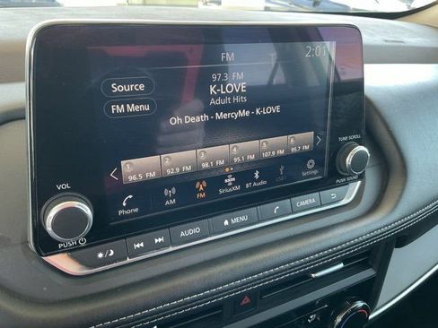 Used 2023 Nissan Rogue S AWD/4WD image 23