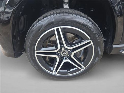 Certified 2024 Mercedes-Benz GLS 450 4MATIC image 21