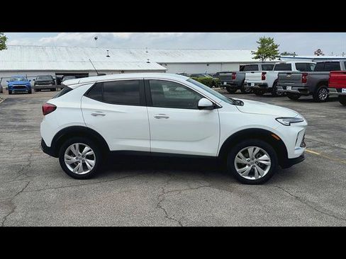 Used 2024 Buick Encore GX Preferred AWD/4WD image 37