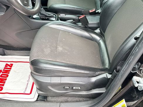 Used 2020 Buick Encore Preferred FWD image 18