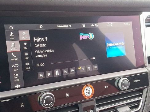 Used 2025 Porsche Macan image 21