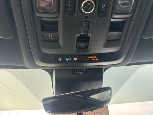 Used 2025 GMC Yukon XL AT4 w/ AT4 Premium Plus Package image 30