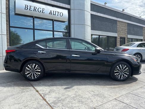 Used 2025 Nissan Altima 2.5 SV FWD image 6