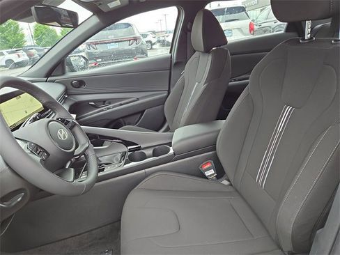 New 2025 Hyundai Elantra SEL image 25
