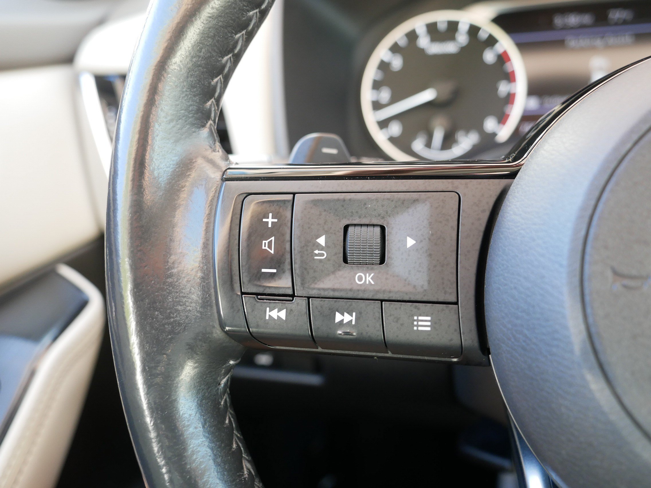 Certified 2023 Nissan Rogue SV w/ SV Premium Package AWD/4WD image 28
