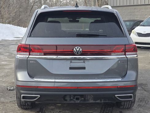 Used 2024 Volkswagen Atlas SEL image 16