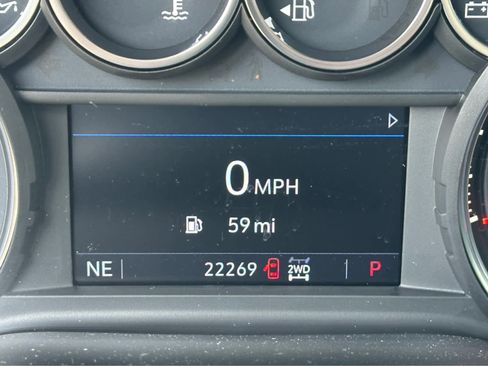 Used 2022 Chevrolet Silverado 1500 LT Trail Boss w/ Bed Protection Package image 24