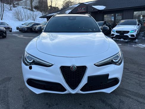 Used 2022 Alfa Romeo Stelvio Veloce image 8