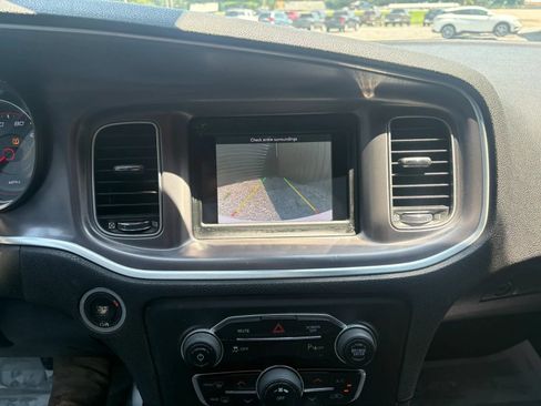 Used 2019 Dodge Charger SXT RWD image 15