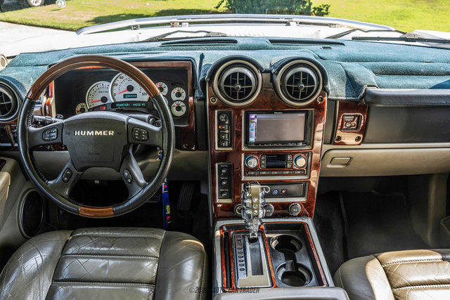 Used 2003 HUMMER H2 w/ Preferred Equipment Group AWD/4WD image 39